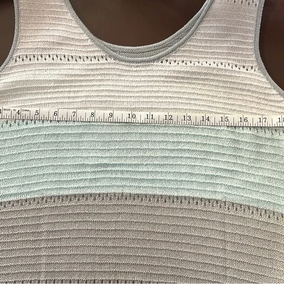 Lightweight sweater tank top - Picture 6 of 6